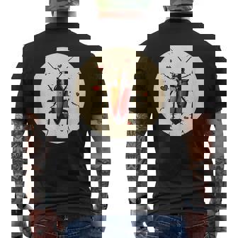 Blatte Heureuse Dans Un Look Deaint-Valentin T-shirt imprimé au dos - Cadeauxyz