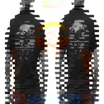 Cryptideasquatch Créature Légendaire Retro Bigfoot T-shirt imprimé au dos - Cadeauxyz