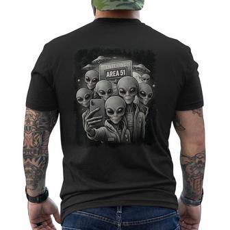Happy Aliens Selfie Area 51 Ufo Uap Extraterrestrial Men's T-shirt Back Print | Mazezy