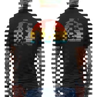 Retro Bigfoot Golf Funny Bigfoot Golfing Men's Back Print T-Shirt | Mazezy