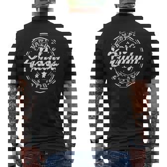 おじいちゃんエスト2026に昇格、ついに新しいおじいちゃんになる メンズTシャツ バックプリント - Kawaiitshirt