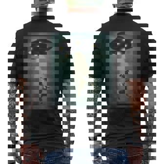 エイリアン誘拐パグ Ufo 面白い宇宙犬デザイン メンズTシャツ バックプリント - Kawaiitshirt