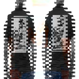 セクシーガールグラフィックtシャツ-猫マスクv2のセクシーなピンナップガール メンズTシャツ バックプリント - Kawaiitshirt
