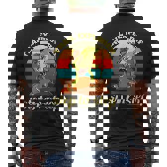 一歩ずつ、面白いカエルのハイキング山 メンズTシャツ バックプリント - Kawaiitshirt