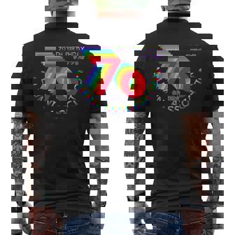 古希 同窓会 70歳 アラ古希 70歳誕生日 古希祝い 長寿 七色 70古希の集まり レインボーカラー 虹色 メンズTシャツ バックプリント - Kawaiitshirt
