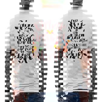 Family Drinking Around The World チェックリスト パスポート メンズTシャツ バックプリント - Kawaiitshirt