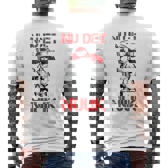 Nu Det Nuuk C'est Assez Maintenant Ours Polaire Drapeau T-shirt imprimé au dos - Cadeauxyz