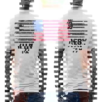 Victory 1776 愛国的 ベッツィー・ロス アメリカ国旗 星13個 メンズTシャツ バックプリント - Kawaiitshirt