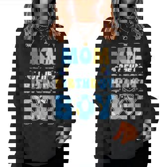 Mom Of The Birthday Boy Family Blue Dog Birthday Party Women Sweatshirt | Seseable FR