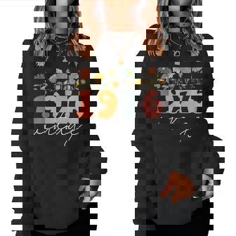 Vintage 1976 Wildflower Floral 48Th Birthday Girls Women Sweatshirt - Thegiftio