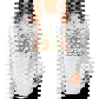 80 Years Old Vintage 1946 80Th Birthday Wildflower Women Women Sweatshirt - Monsterry