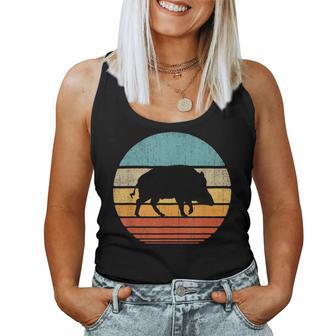 Sanglier Rétrointage Années 60 Et 70 Coucher Deoleil Cochonauvage Mammal Animal Débardeur pour femme - Cadeauxyz