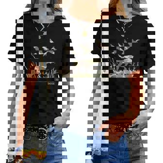 Duck Hunting Camouflage Camo Pointer Dog Camo Duck Hunter Women T-shirt | Mazezy