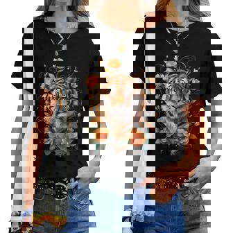 Tête De Tigre Avec Fleurs Orange – Illustration Florale T-shirt femme - Cadeauxyz