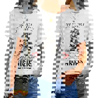 Just A Girl Who Loves Huskies Cute Women T-shirt - Thegiftio