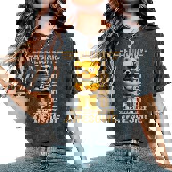 60歳 1966年2月 テディベア 60歳 誕生日 男性 女性 レディースオーバーサイズコンフォートTシャツ - Kawaiitshirt