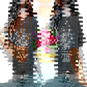 95歳 祝福されたかわいいバラの花 95歳 95歳の誕生日 レディースオーバーサイズコンフォートTシャツ - Kawaiitshirt