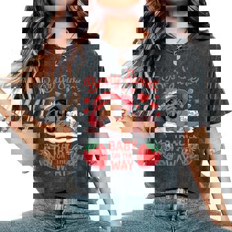 Berry Sweet Baby On The Way Baby Shower Black Girl Women's Oversized Comfort T-Shirt | Seseable FR