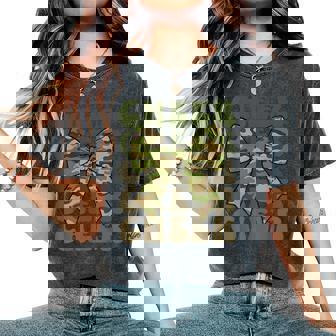 Camo Coquette Cheer Bow Sport Groovy Camouflage Cheerleader Women's Oversized Comfort T-Shirt | Seseable CA