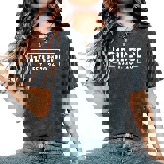 Dad Of Girl Est 2026 Logo Dad Father Daddy Girl To Be 2026 Women's Oversized Comfort T-Shirt | Seseable FR