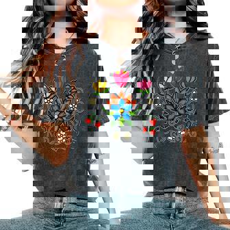 Ojibwe Floral Indigenous Botanical Woodland Wild Flowers Women's Oversized Comfort T-Shirt | Seseable FR