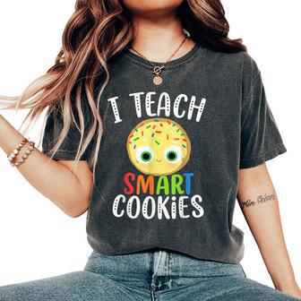 Smart Cookie CostumeI Teach Smart Cookies Teacher Women's Oversized Comfort T-Shirt - Thegiftio UK