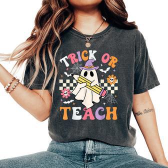 Trick Or Teach Groovy Teacher Halloween Retro Teacher Ghost Women's Oversized Comfort T-Shirt - Thegiftio UK
