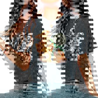 Vintage 90S Chihuahua Howling At The Moon Chihuahua Dog Mom Women's Oversized Comfort T-Shirt - Thegiftio