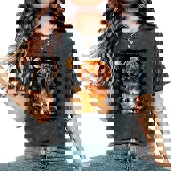 Vintage 90S Dachshund Howling At The Moon Wiener Dog Mom Women's Oversized Comfort T-Shirt - Thegiftio