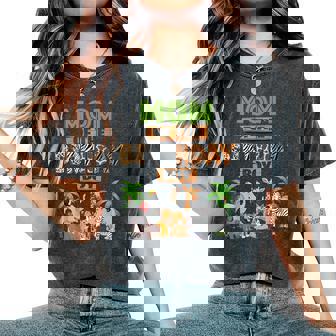 Wild Mom Of The Birthday Boy Zoo Safari Jungle Animal Women's Oversized Comfort T-Shirt | Seseable FR