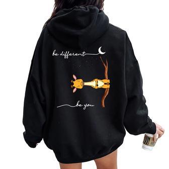 Sé Diferente Jirafa Hombres Esé Tú Jirafa Autista Manga Larga Women Oversized Hoodie Back Print - Regaloses