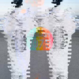 1975年1月以来絶対に素晴らしい男性と女性の誕生日。 レディース オーバーサイズ パーカー バックプリント - Kawaiitshirt