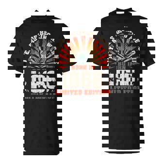 60歳の誕生日 60歳のギタリスト ギター愛好家 1966年生まれ Tシャツ - Kawaiitshirt