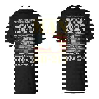 Dd 214 Alumni Never Underestimate An Old Man With A Dd-214 T-Shirt | Mazezy