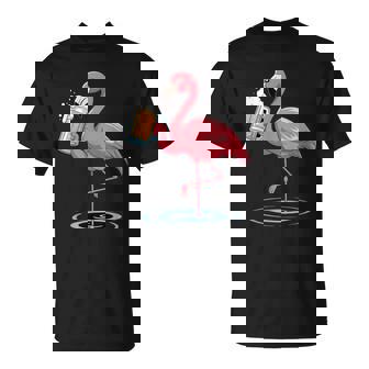 Flamingo Trinkt Bier Lustiger Rosa Flamingo T-Shirt - Geschenkecke