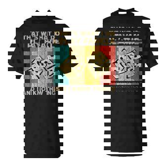 I Play Farkle And I Know Things Vintage Farkle T-Shirt - Thegiftio