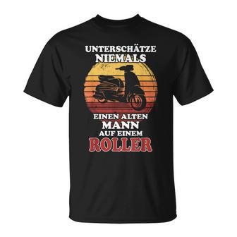 Rollerfahrer Moped Unterschätze Alter Mann Opa Roller T-Shirt - Geschenkecke