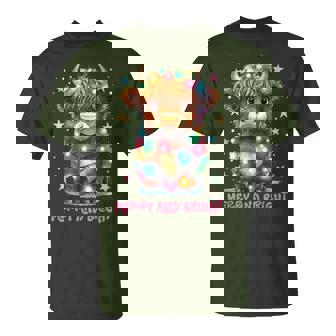 Merry And Bright Cute Highland Cow Christmas Xmas Lights T-Shirt | Mazezy