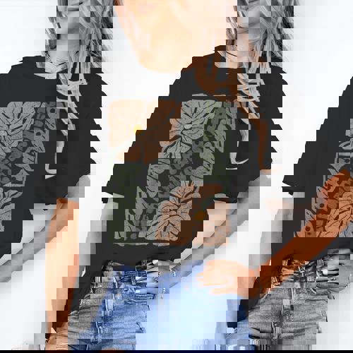 Boho Floral Reading Teacher Retro Reading Specialist Wildfl Women&#x27;s T-Shirt - teacherstshirts.com