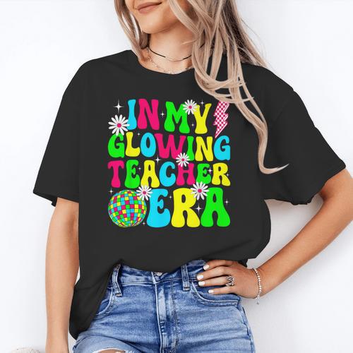 Retro Groovy In My Glowing Teacher Era Happy Teacher's Day Women's T-Shirt - teacherstshirts.com AU