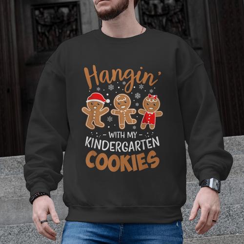 Hangin My Kindergarten Cookie Gingerbread Christmas Teacher For Men Women Kids Men Graphic Sweatshirt - teacherstshirts.com DE