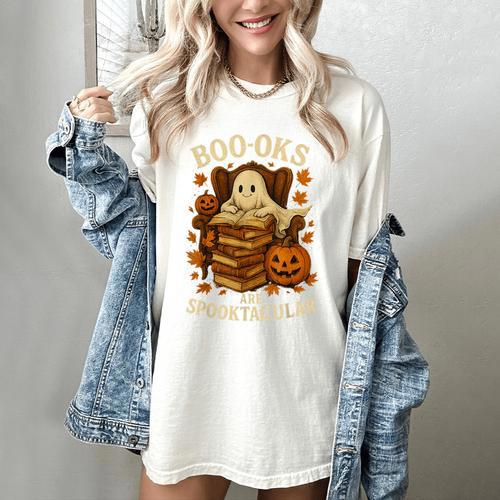 Books Are Spooktacular Ghost Book Reading Halloween Teachers Women's Comfort Colors T-Shirt - teacherstshirts.com UK