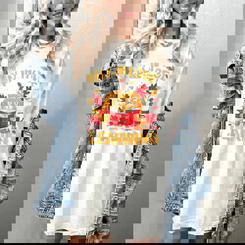 Fall In Love With Learning Pumpkin Thanksgiving Teacher Fall Women&#x27;s Comfort Colors T-Shirt - teacherstshirts.com