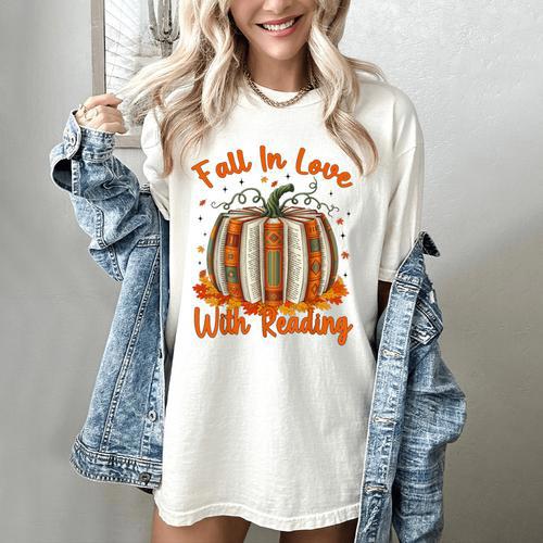 Fall In Love With Reading Pumpkin Autumn Librarians Teacher Women's Comfort Colors T-Shirt - teacherstshirts.com AU