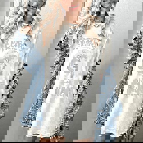 Halloween Teacher Tshirts Zombie Teachers Love Brains Women&#x27;s Comfort Colors T-Shirt - teacherstshirts.com