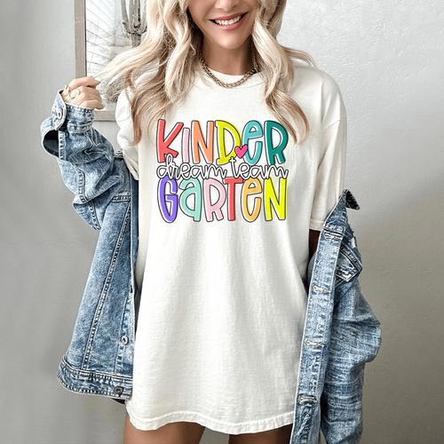 Retro Kindergarten Dream Team Back To School Teacher Kids Women's Comfort Colors T-Shirt - teacherstshirts.com UK