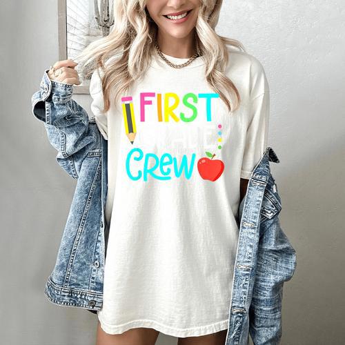 Team 1st Grade Crew Back To School 1st Grade Teacher Kids Women's Comfort Colors T-Shirt - teacherstshirts.com UK