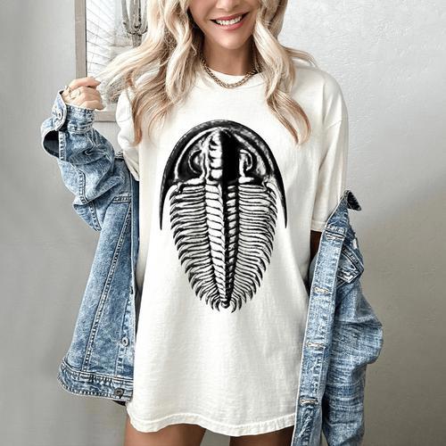 Trilobite Fossil Geology Teacher Student Geologist Women's Comfort Colors T-Shirt - teacherstshirts.com DE
