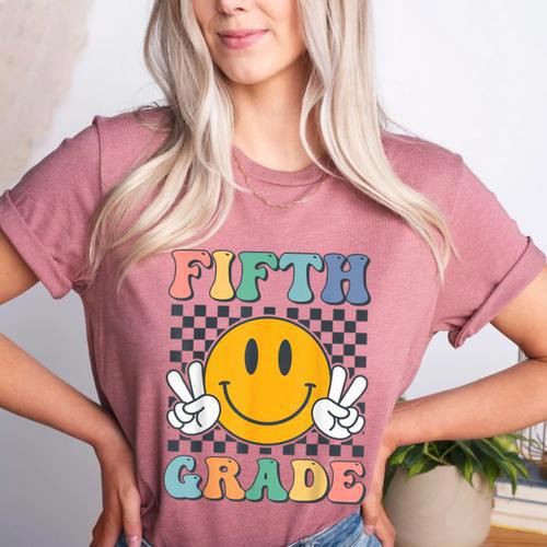 Fifth Grade Team Teachers Boys Girls Retro Smile 5th Grade Women's Heather T-Shirt - teacherstshirts.com AU