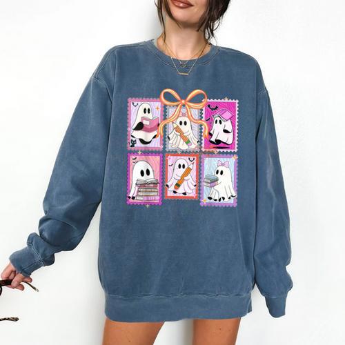 Coquette Bow Spooky Teacher Ghost Halloween Trick Or Teach Comfort Colors Sweatshirt - teacherstshirts.com AU
